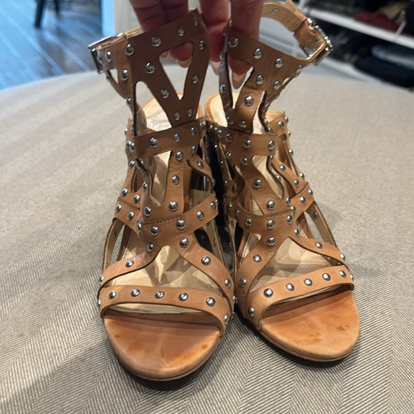 Vince Camuto Leather Sandals Silver Studs 7 US - Picture 4 of 5